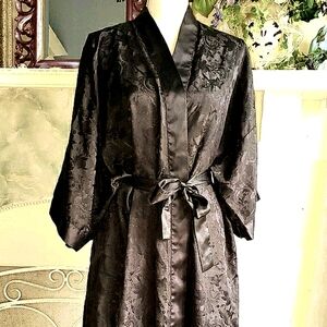 Ladys light weight robe.